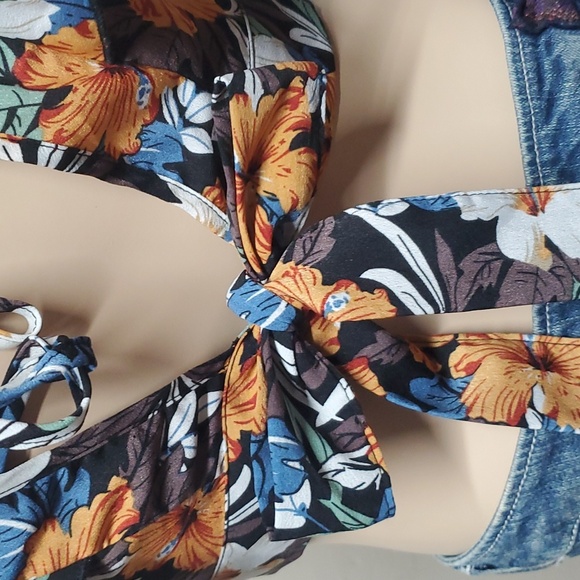 Backless Top - Picture 4 of 7